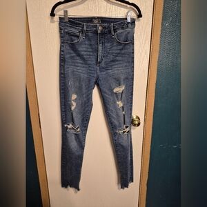 ☀️🌧Abercrombie & Fitch Ripped Blue Skinny Jeans